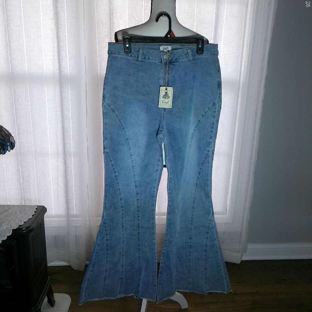 EASEL Los Angeles NWT Medium Denim High Waisted Flair Jeans L